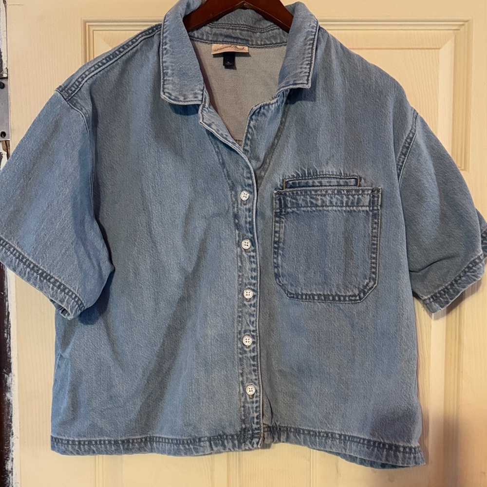 Universal Thread Light Blue Denim Button Down Shirt